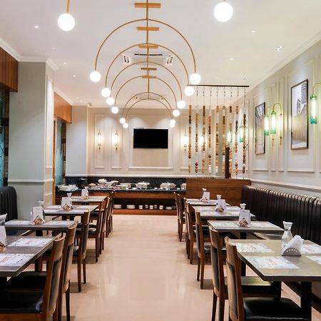 7 Apple Hotel - Viman Nagar Pune Exterior photo