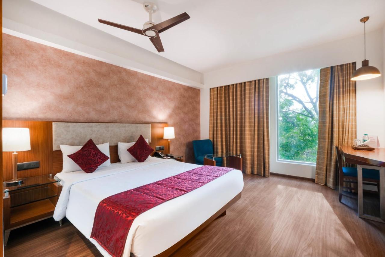 7 Apple Hotel - Viman Nagar Pune Exterior photo