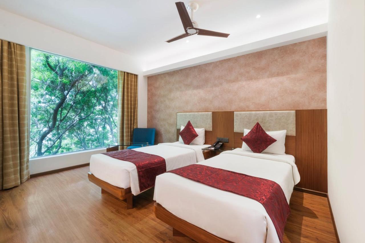7 Apple Hotel - Viman Nagar Pune Exterior photo