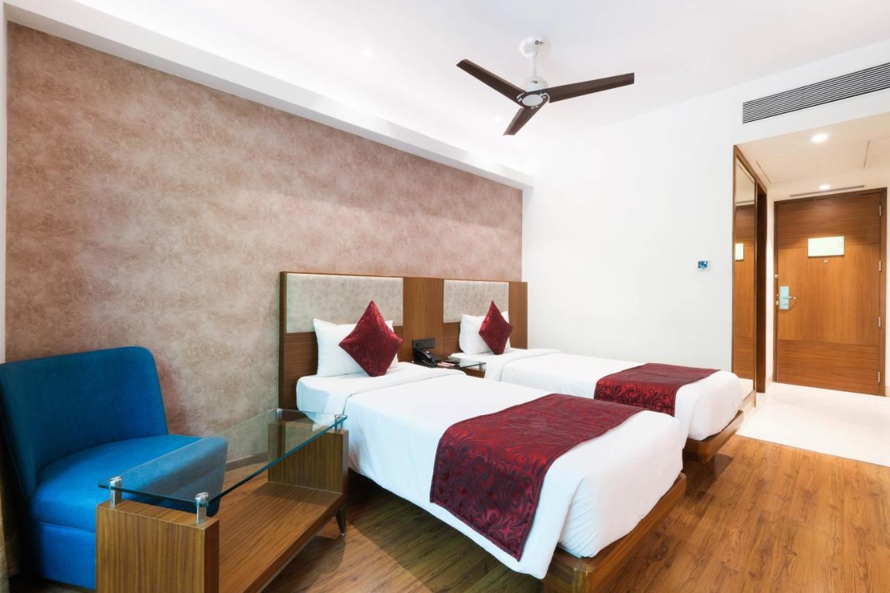 7 Apple Hotel - Viman Nagar Pune Exterior photo