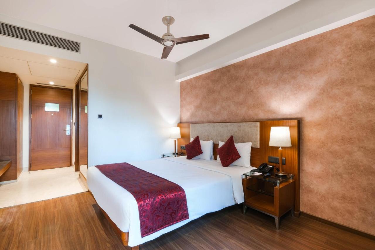 7 Apple Hotel - Viman Nagar Pune Exterior photo