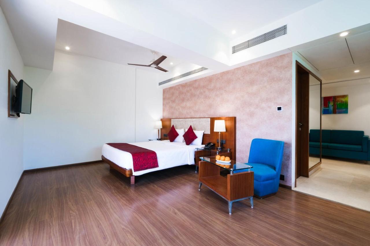 7 Apple Hotel - Viman Nagar Pune Exterior photo